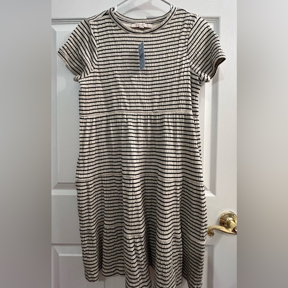 NWT LOFT Striped Tiered‎ Crinkle Cotton-Modal Mini Dress with Pockets Petite - Picture 3 of 9